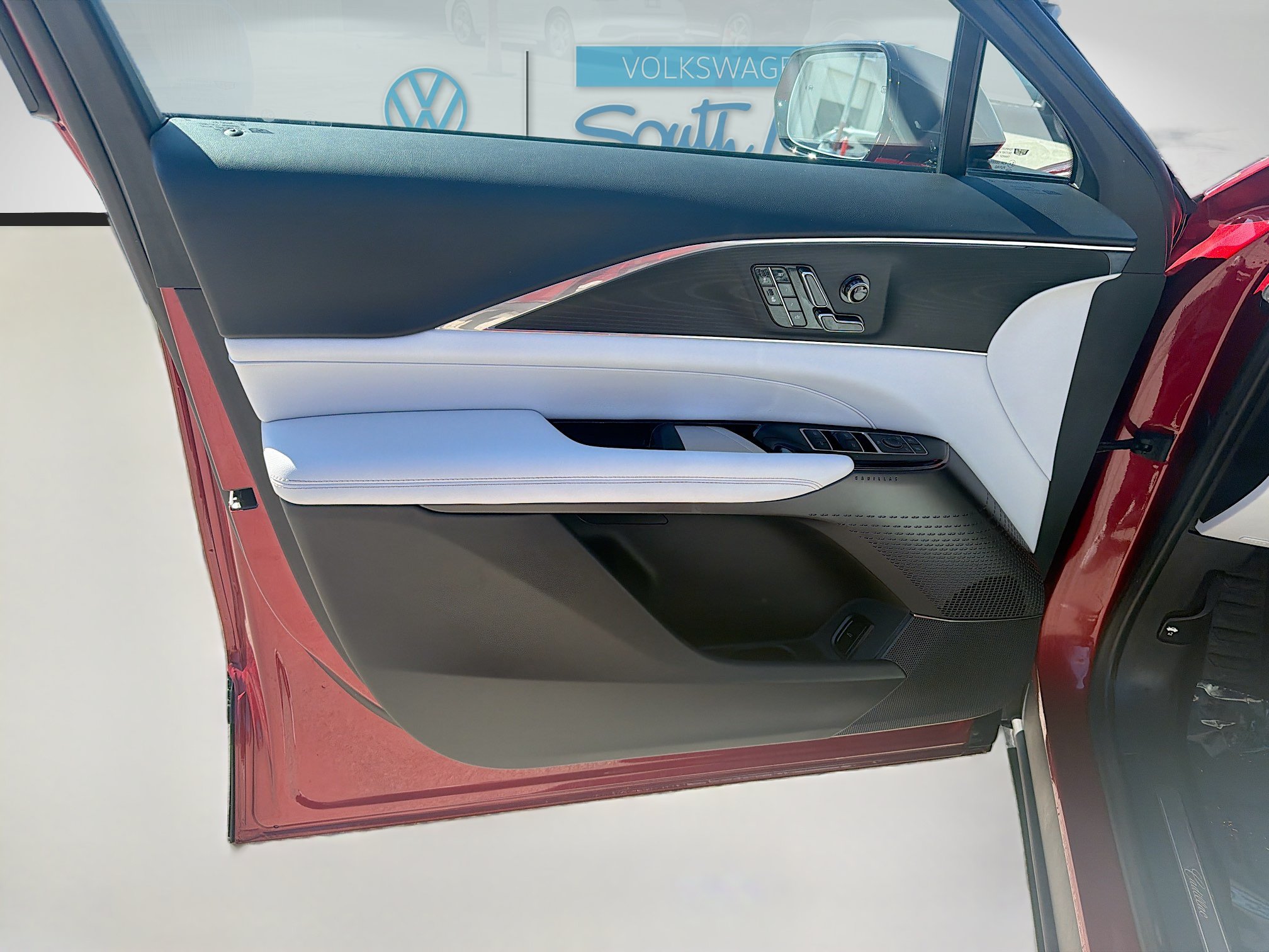 Used 2024 Cadillac Lyriq Luxury RWD image 20