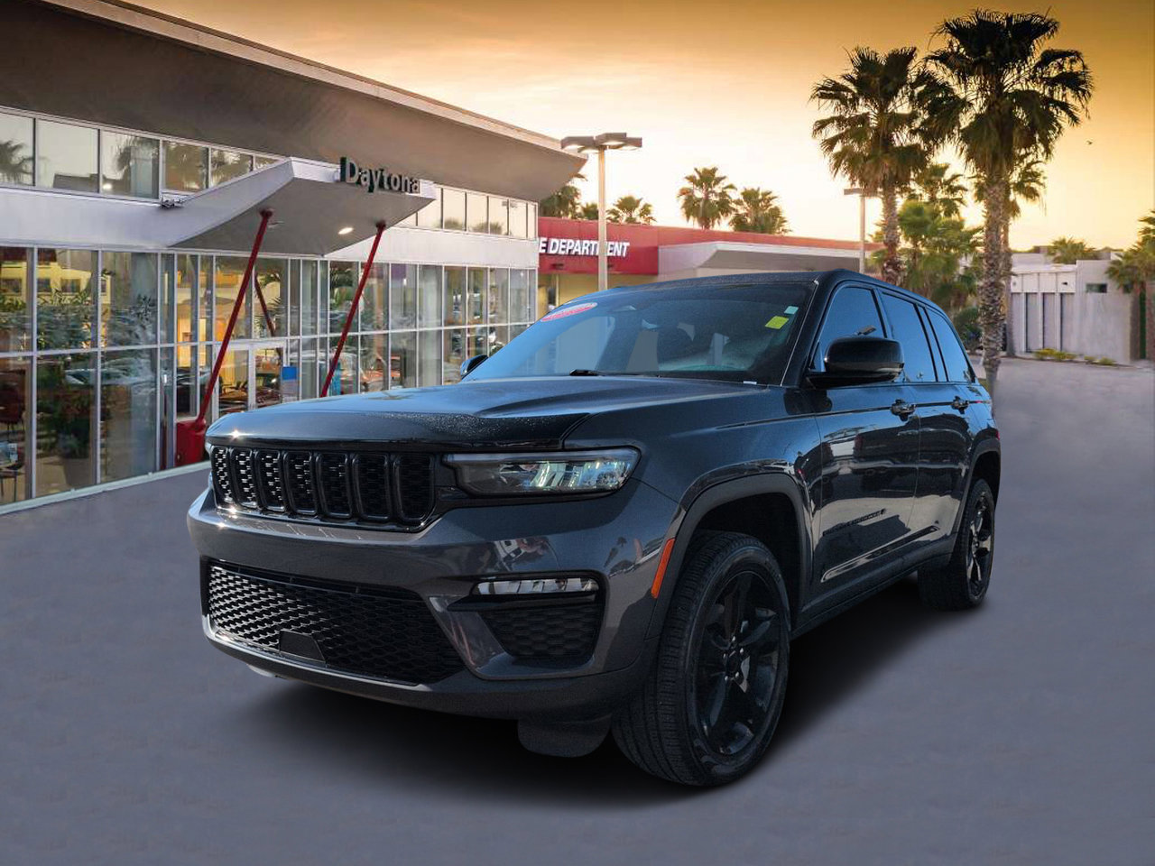 Used 2023 Jeep Grand Cherokee Limited w/ Black Appearance Package image 7