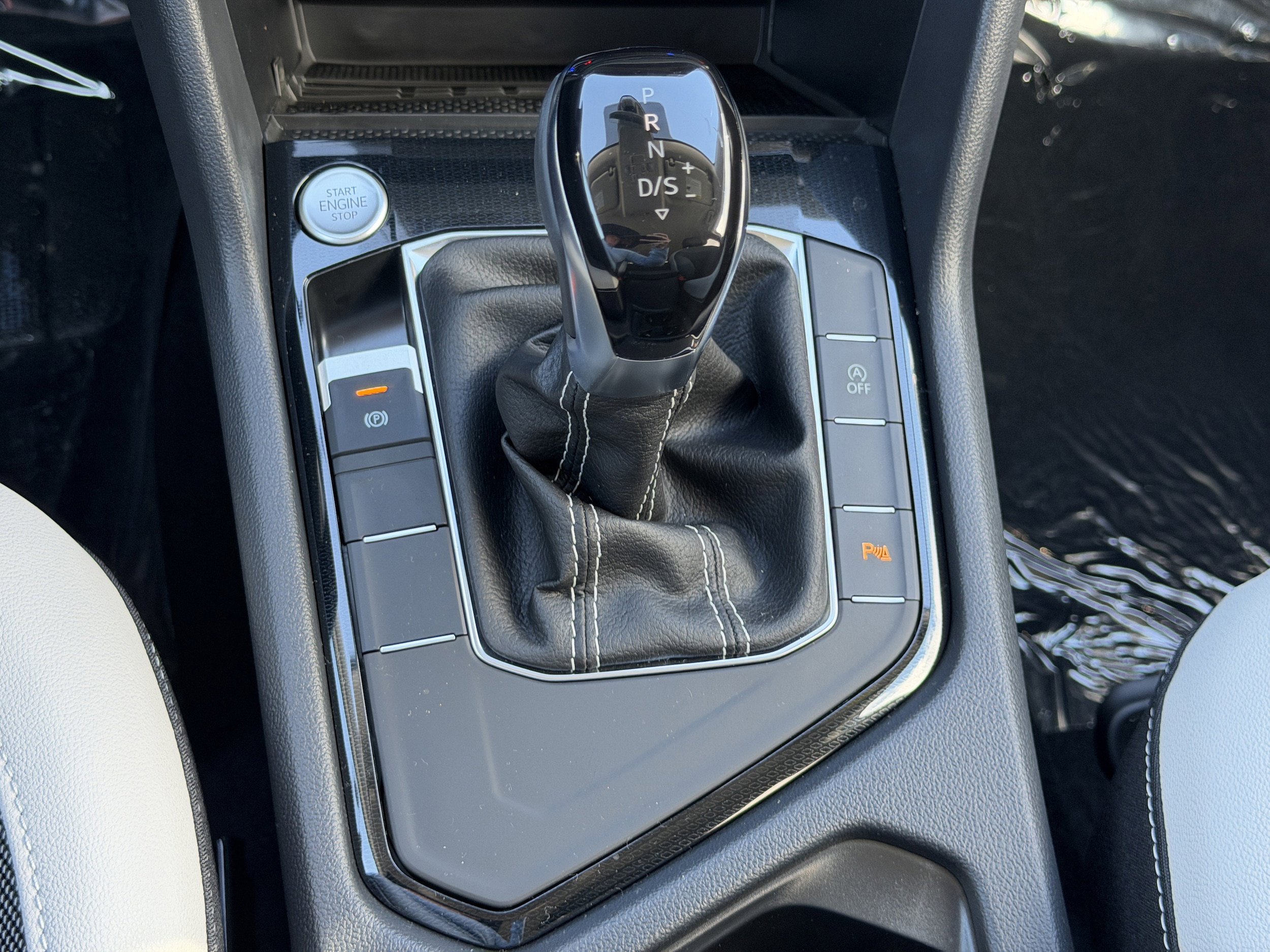 New 2026 Volkswagen Taos SE FWD image 25
