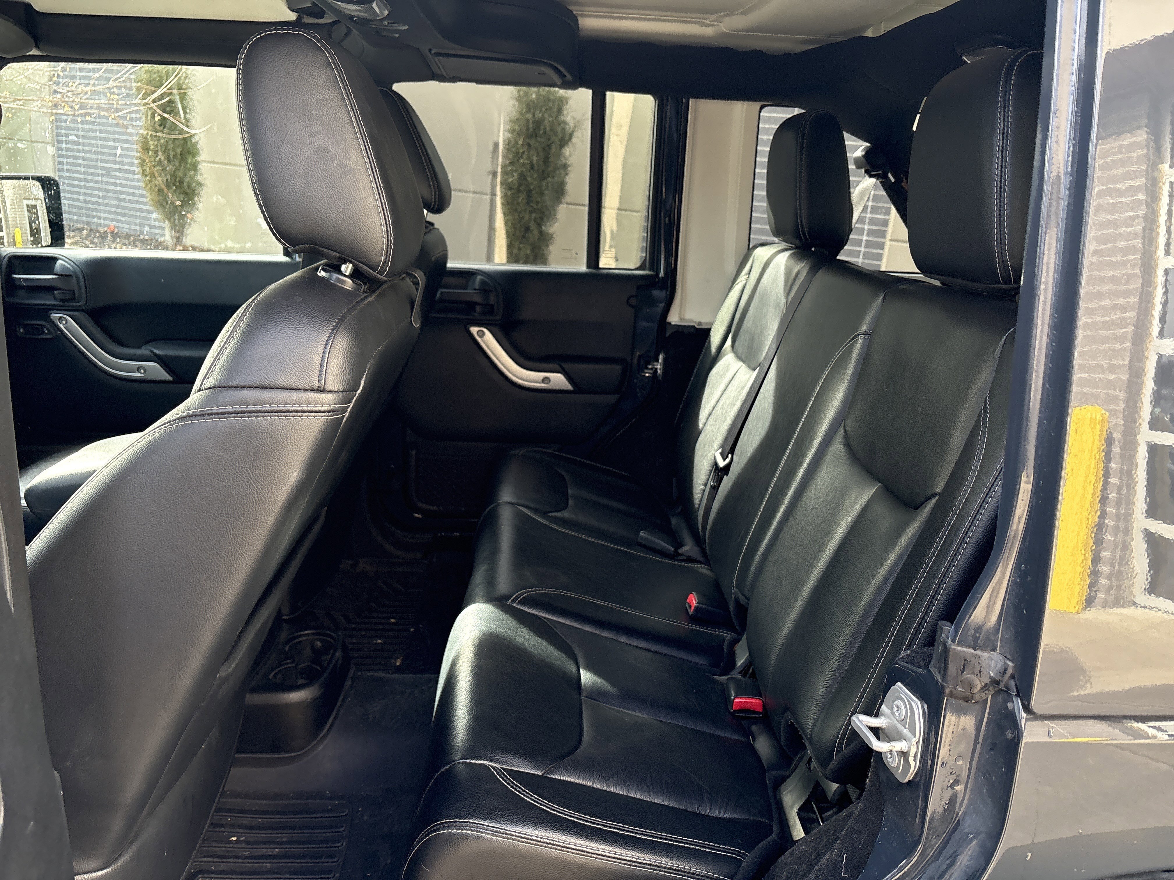 Used 2018 Jeep Wrangler Unlimited Rubicon w/ Cold Weather Group image 28