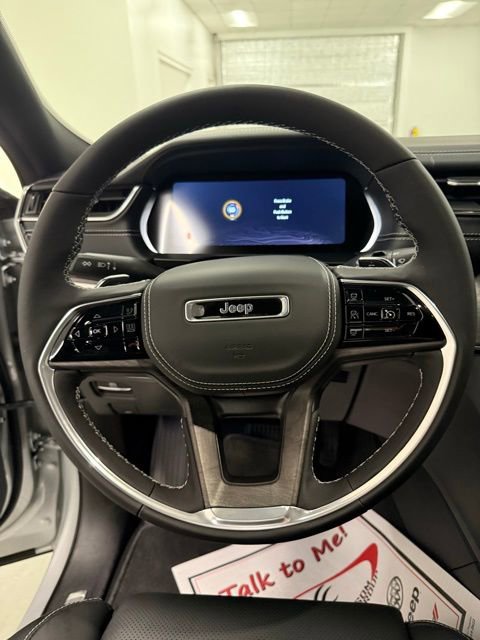 New 2025 Jeep Grand Cherokee Overland w/ Luxury Tech Group IV image 15