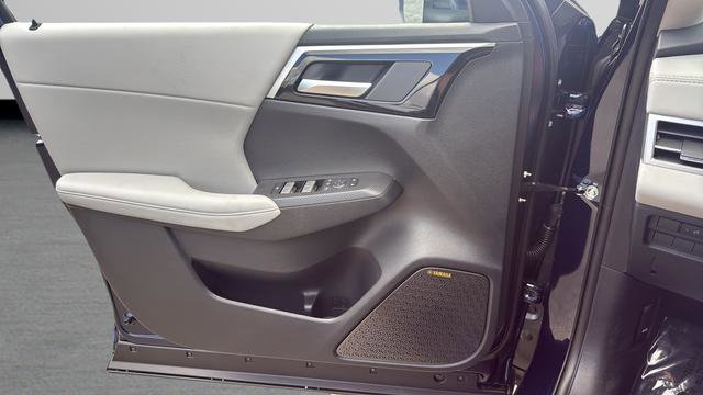 New 2026 Mitsubishi Outlander SE FWD image 11
