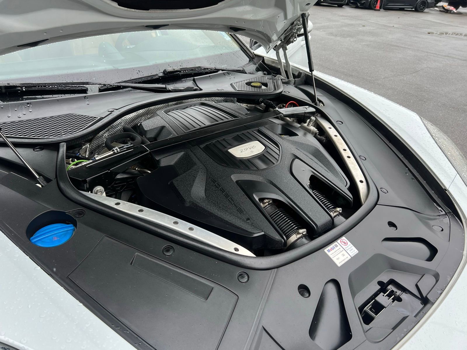 Used 2018 Porsche Panamera 4S image 19