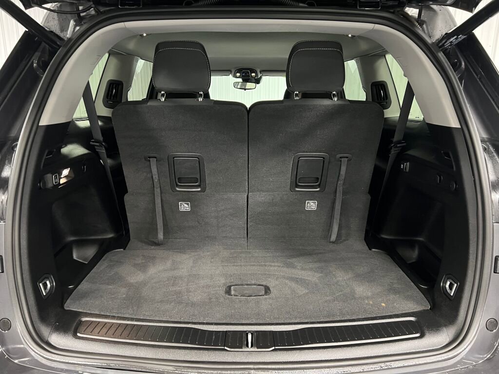 Used 2022 Jeep Grand Cherokee L Laredo w/ Luxury Tech Group I image 12