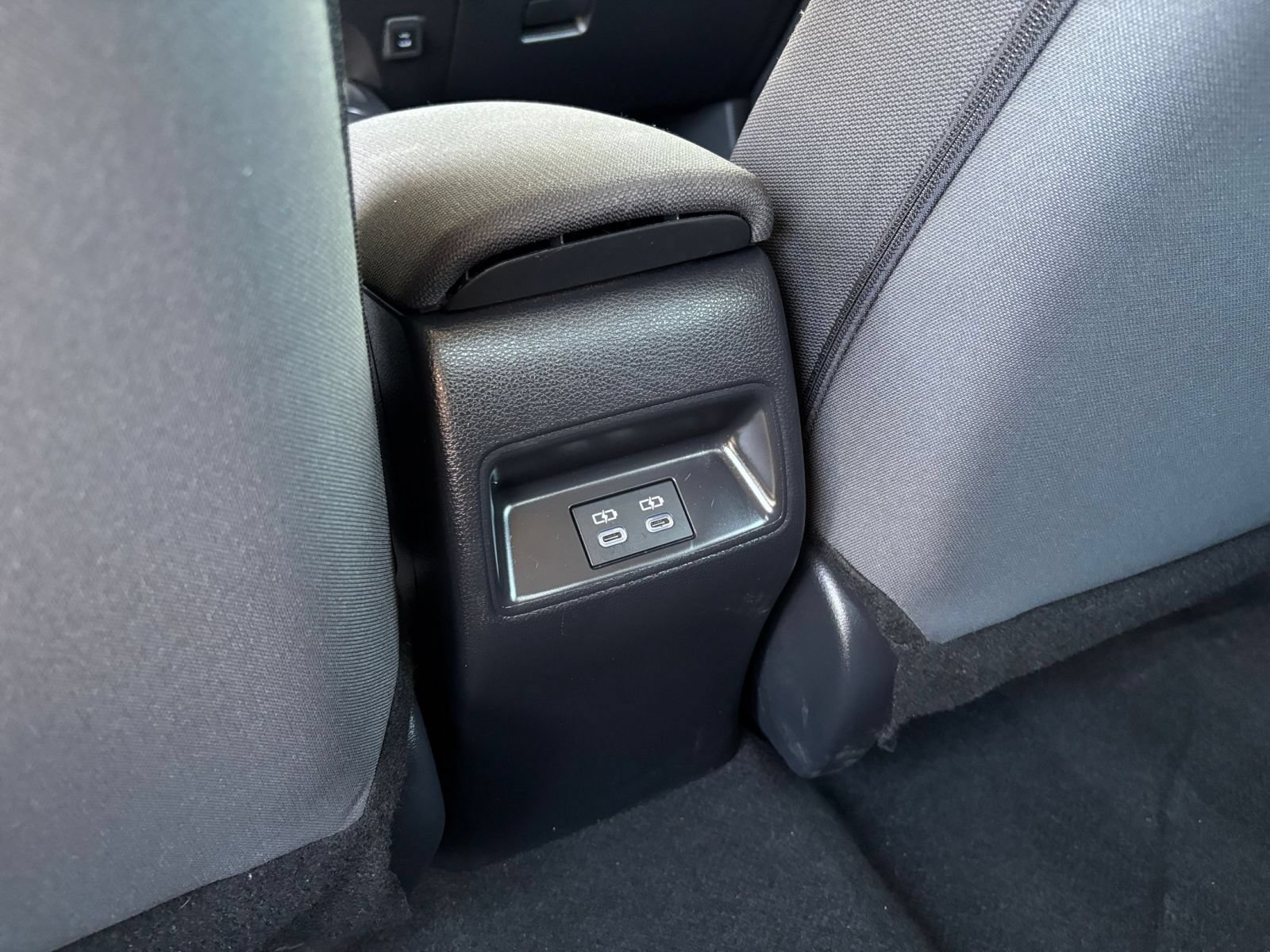 Used 2025 Toyota Corolla LE FWD image 38
