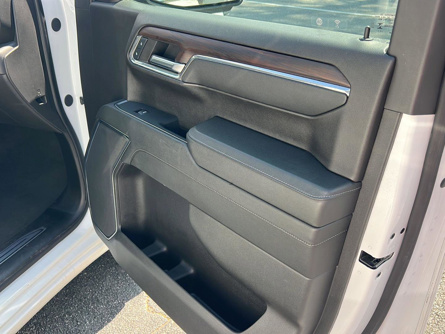 Used 2024 GMC Sierra 1500 SLT image 14