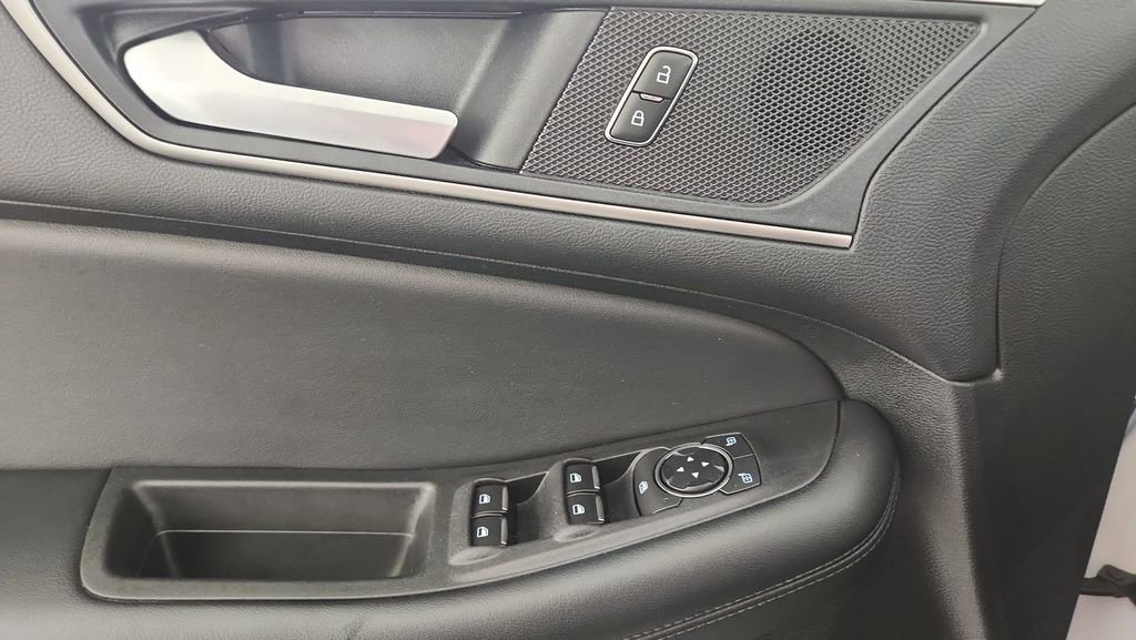 Used 2022 Ford Edge SEL image 15