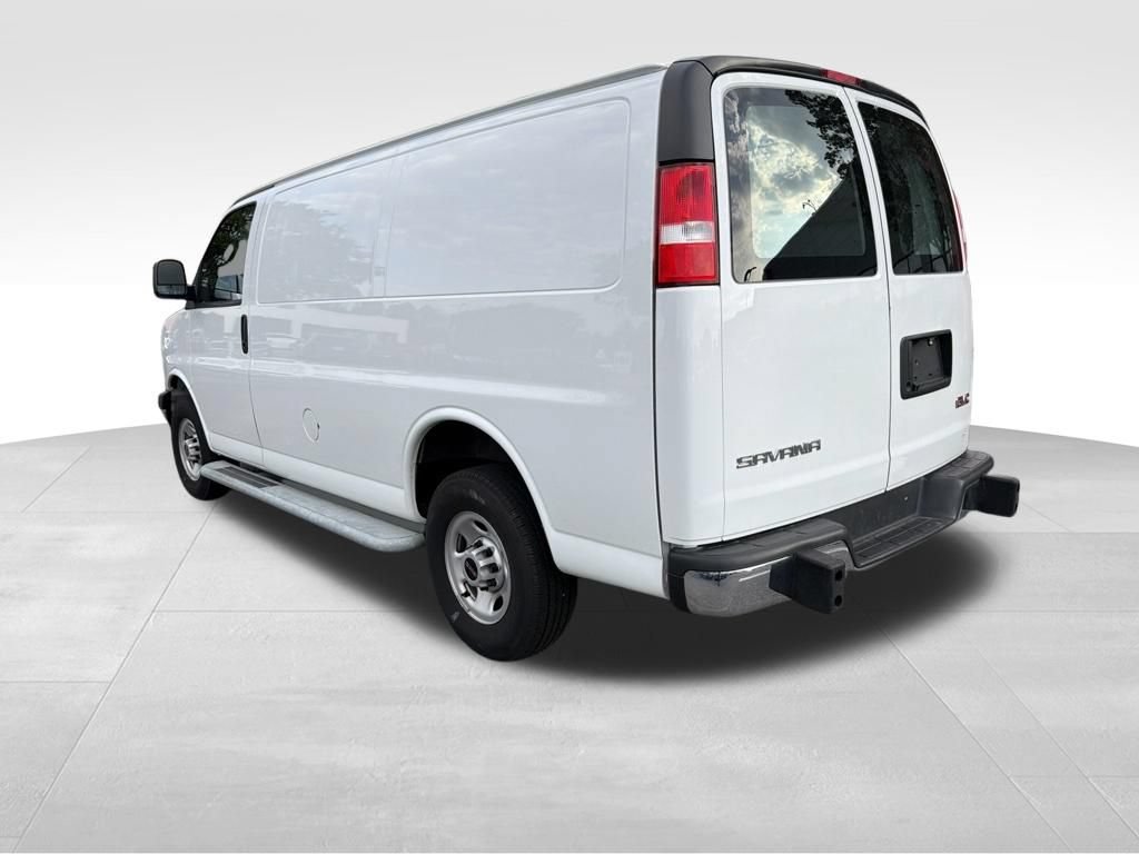 Used 2024 GMC Savana 2500 w/ Driver Convenience Package RWD image 3