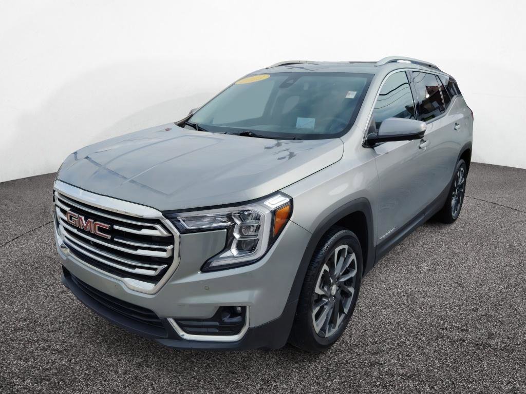 Used 2023 GMC Terrain SLT w/ Tech Package image 3