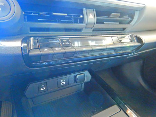 Used 2024 Toyota Prius LE image 20