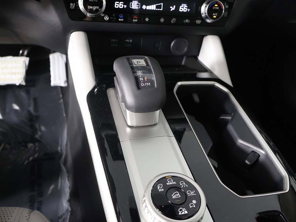 New 2025 Mitsubishi Outlander AWD image 55