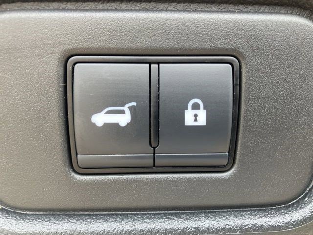 Used 2024 Nissan Pathfinder Platinum w/ Cargo Package image 30