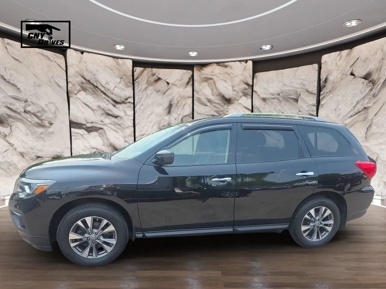 Used 2019 Nissan Pathfinder S AWD/4WD image 8