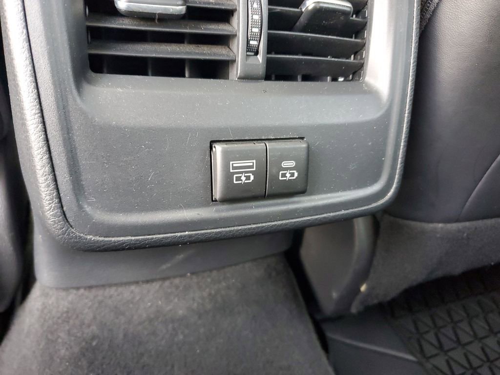 Used 2022 Toyota Avalon XSE image 22