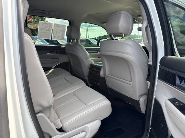 Used 2024 Jeep Wagoneer Series II w/ Flexible Seating Group AWD/4WD image 5