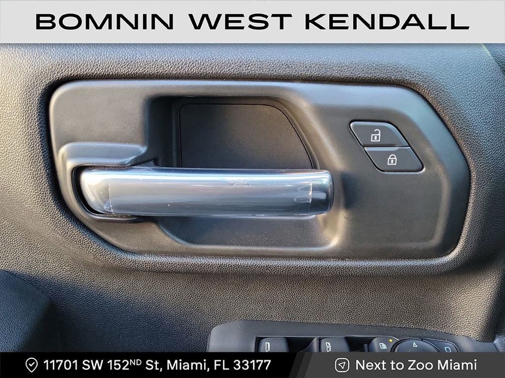 Used 2025 Chevrolet Silverado 2500 Custom w/ Custom Value Package image 25