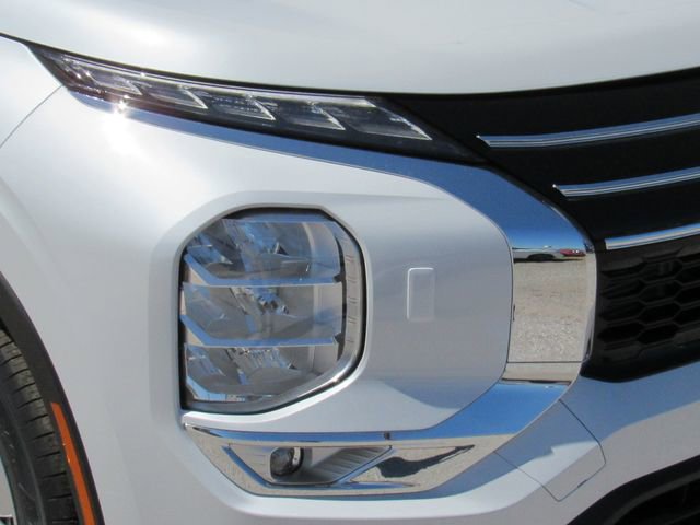 New 2026 Mitsubishi Outlander ES image 8