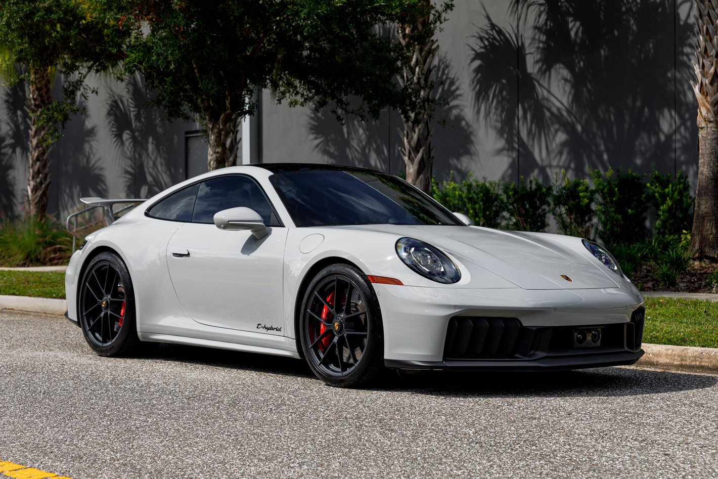 Used 2025 Porsche 911 GTS image 4