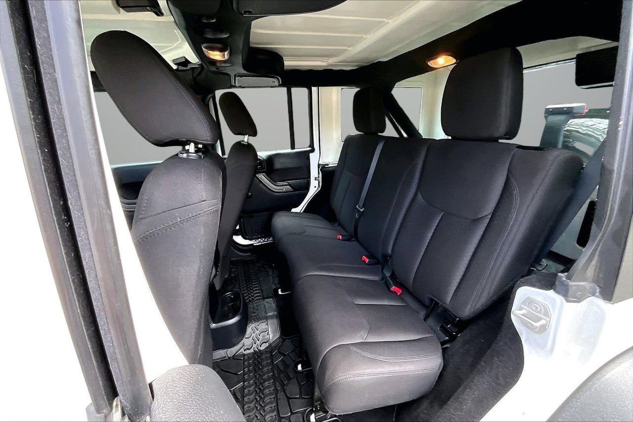 Used 2016 Jeep Wrangler Unlimited Sport w/ Max Tow Package AWD/4WD image 20