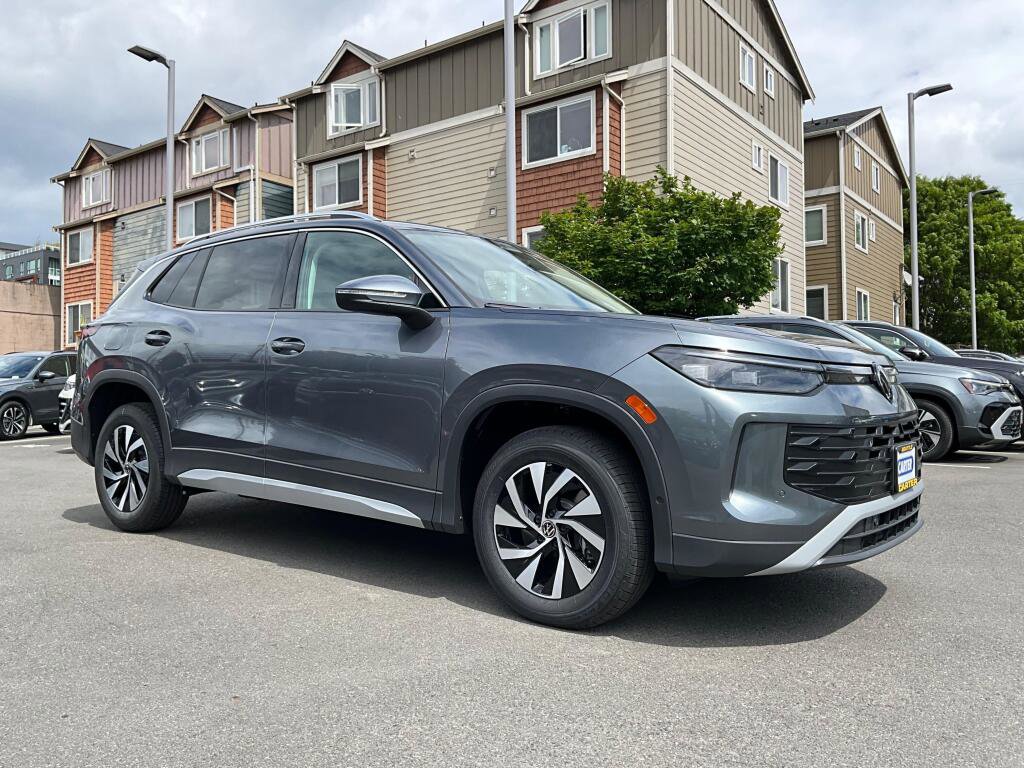 New 2026 Volkswagen Tiguan S AWD/4WD image 2