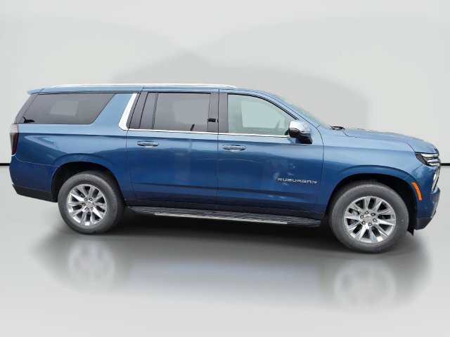 Used 2025 Chevrolet Suburban Premier AWD/4WD image 6