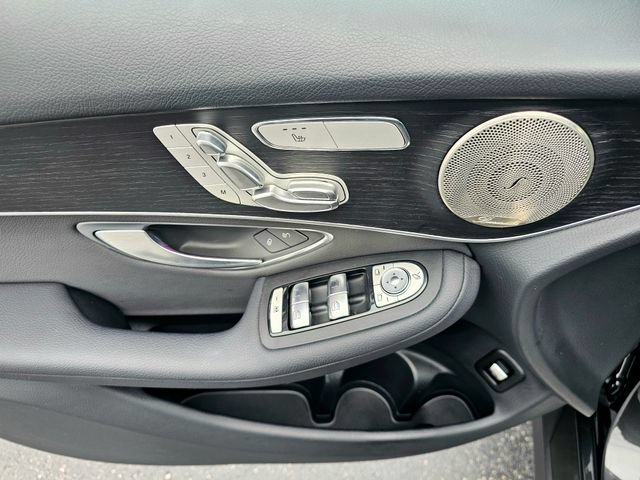 Used 2021 Mercedes-Benz GLC 300 4MATIC image 23