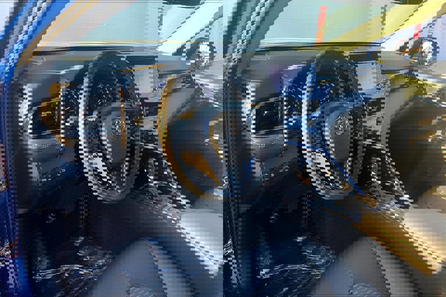 Used 2023 Toyota Camry SE image 18