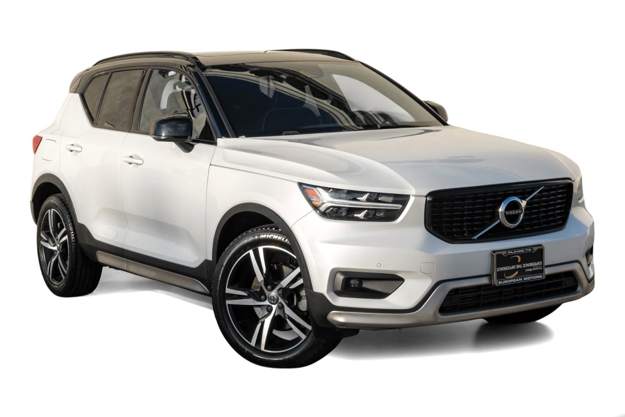 Used 2021 Volvo XC40 T4 R-Design image 6