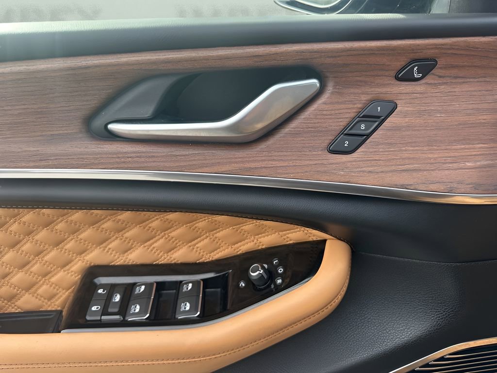 Used 2022 Jeep Grand Cherokee Summit w/ Adv Protech Group IV AWD/4WD image 29