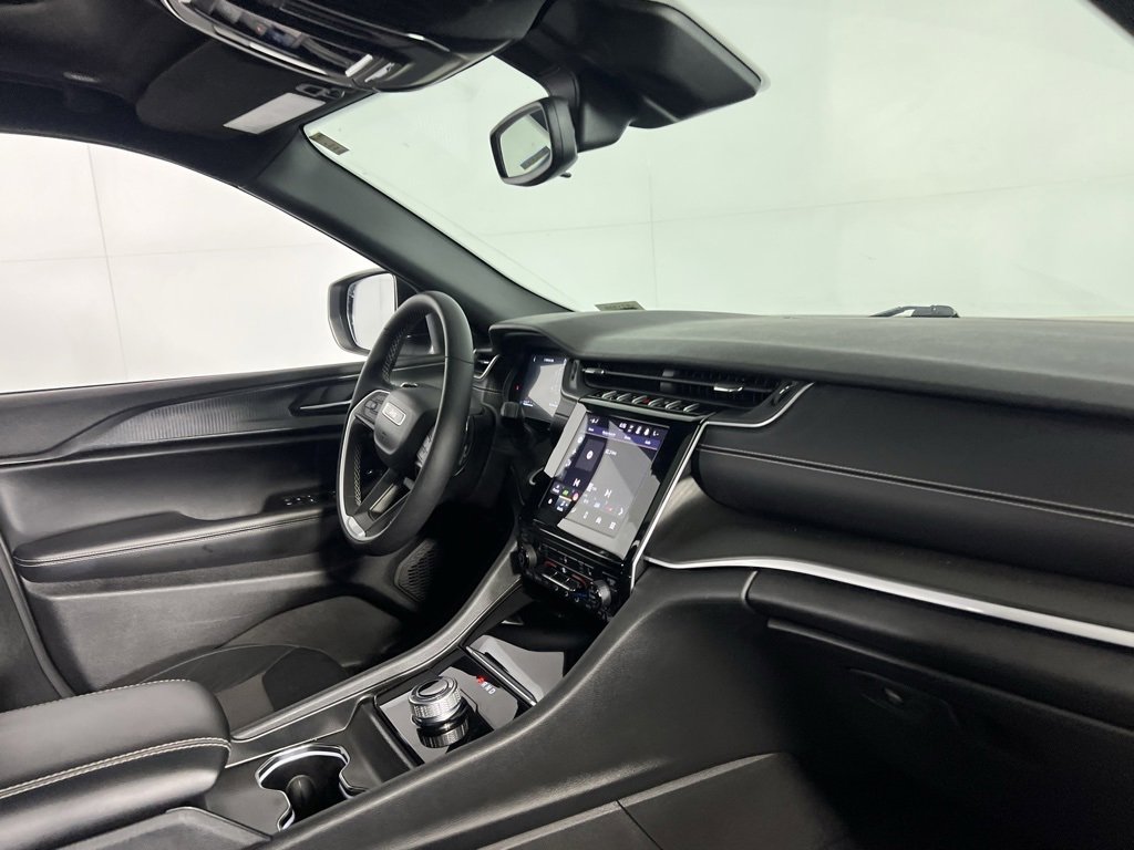 Certified 2024 Jeep Grand Cherokee L Laredo w/ Luxury Tech Group I image 33