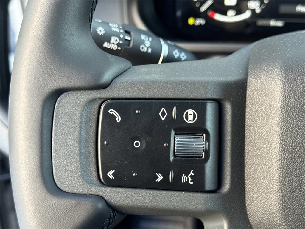 New 2026 Land Rover Defender 110 X-Dynamic SE image 26