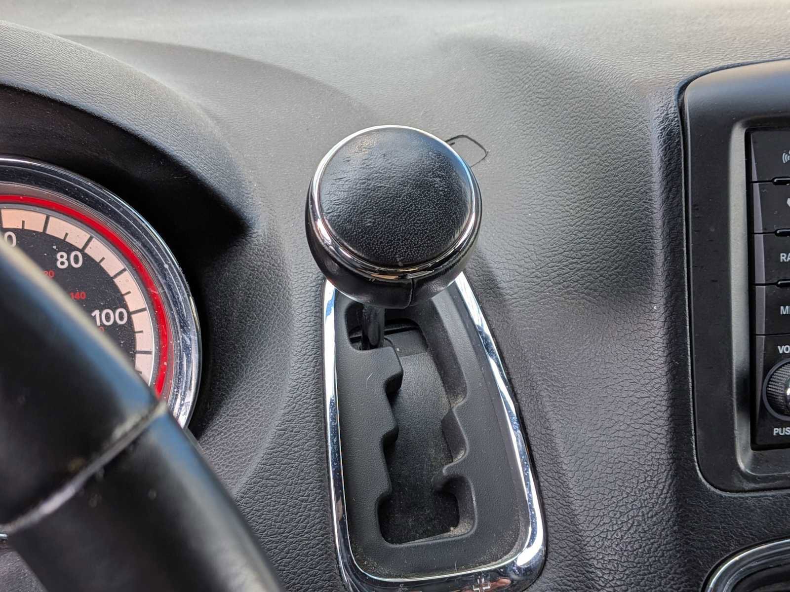 Used 2019 Dodge Grand Caravan SXT image 25