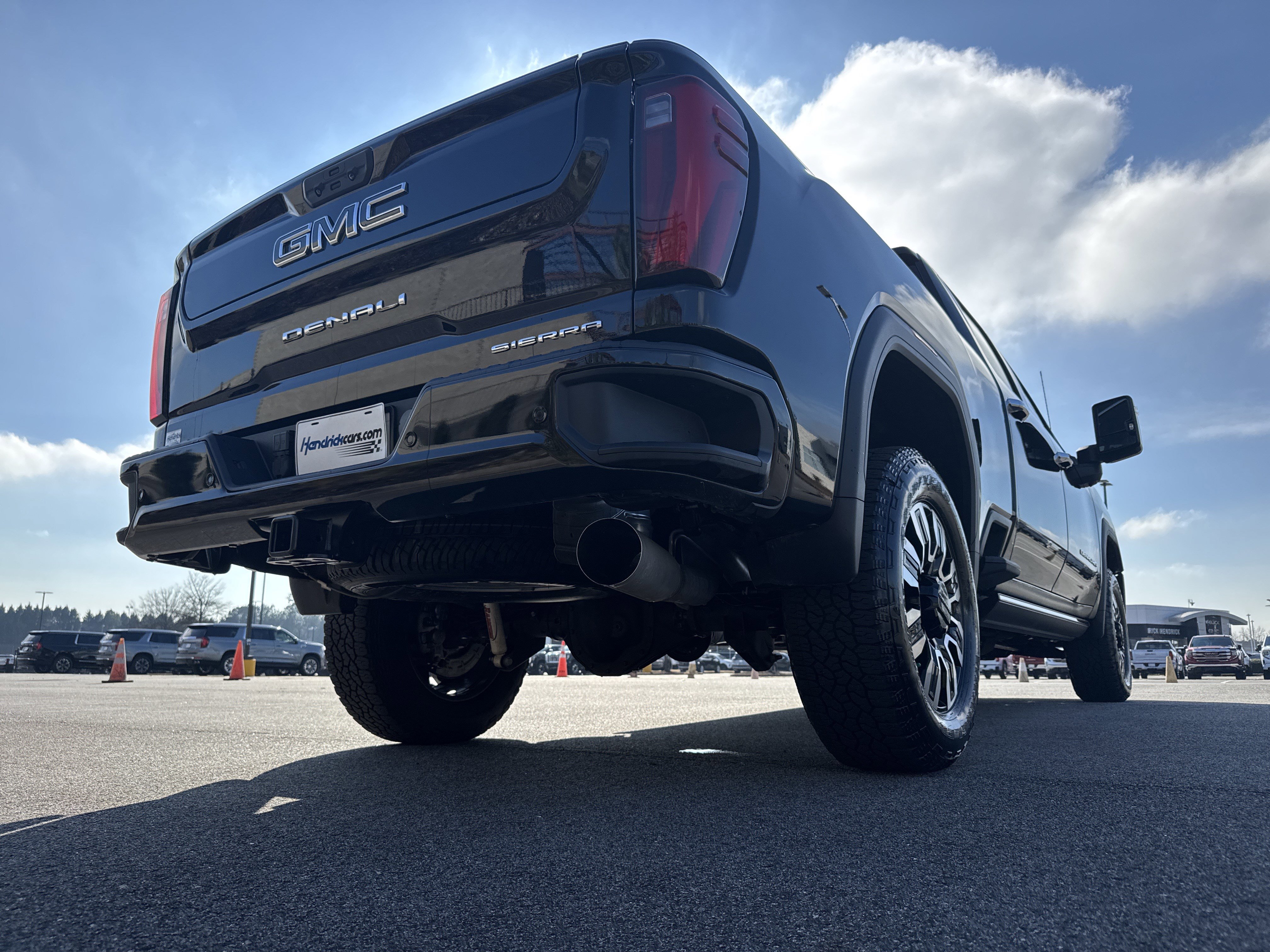 Used 2025 GMC Sierra 2500 Denali Ultimate image 10