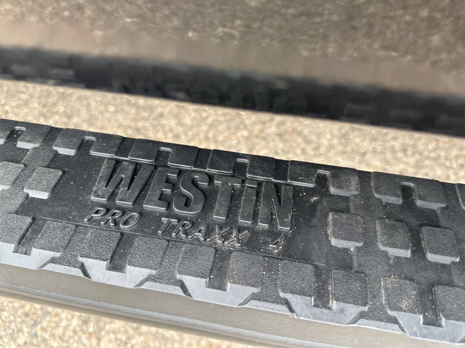 Used 2017 Nissan Titan SV AWD/4WD image 13