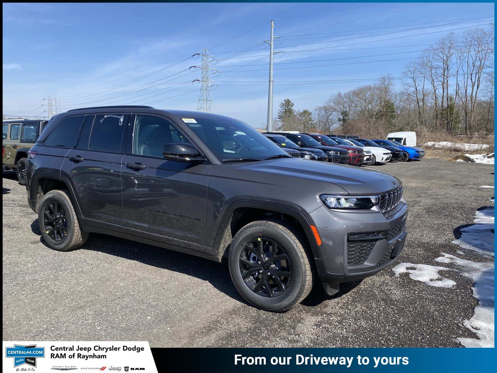 New 2026 Jeep Grand Cherokee Altitude image 1