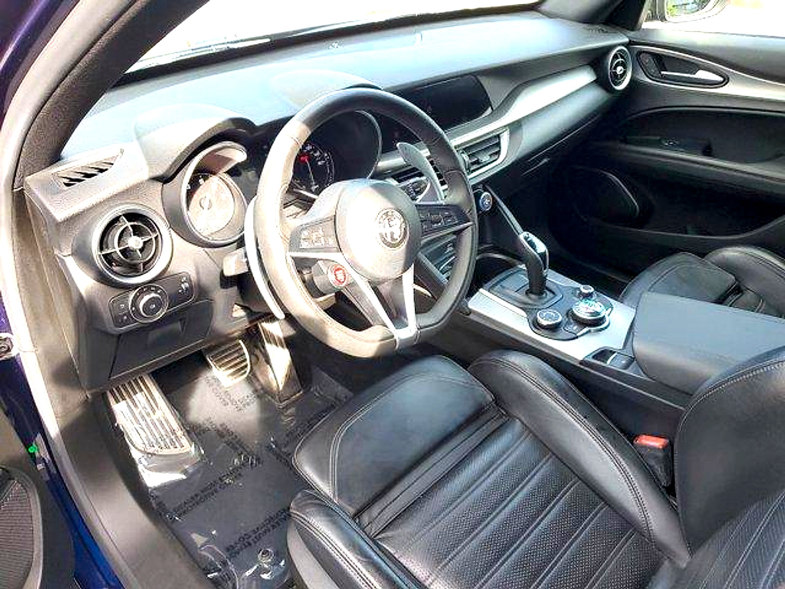 Used 2018 Alfa Romeo Stelvio Ti Sport AWD/4WD image 11