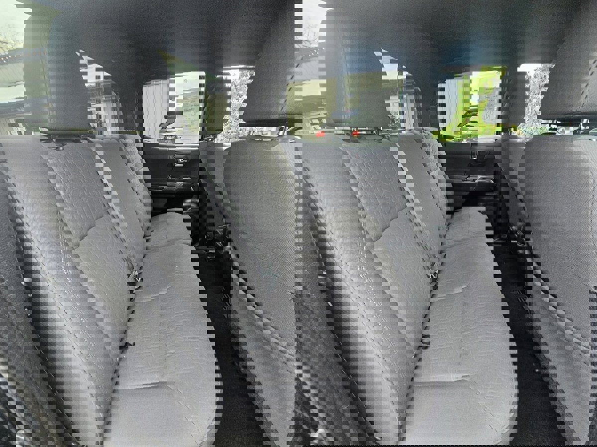 Used 2019 Toyota Tacoma TRD Off-Road image 7