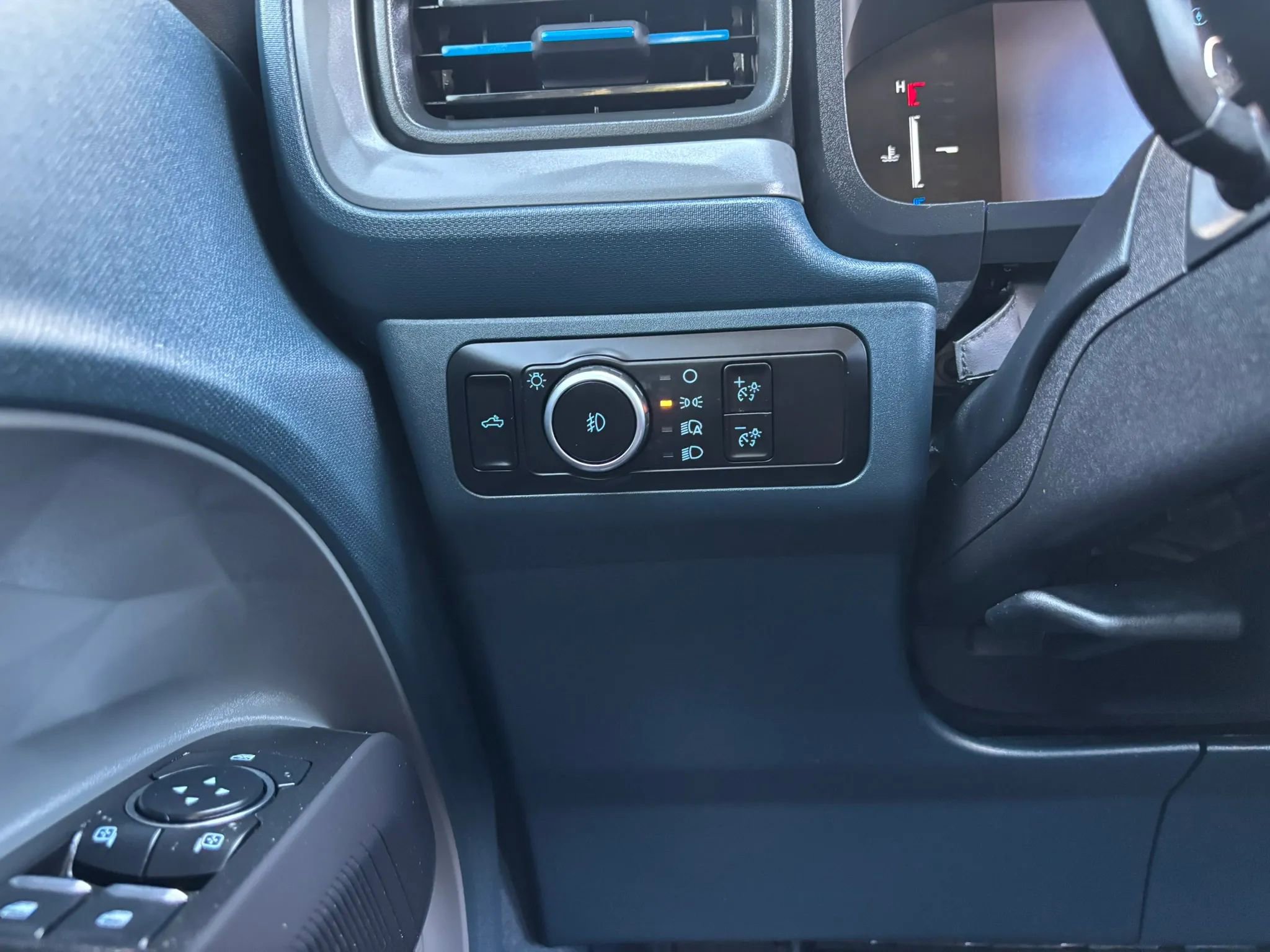 Used 2025 Ford Maverick Lobo image 29