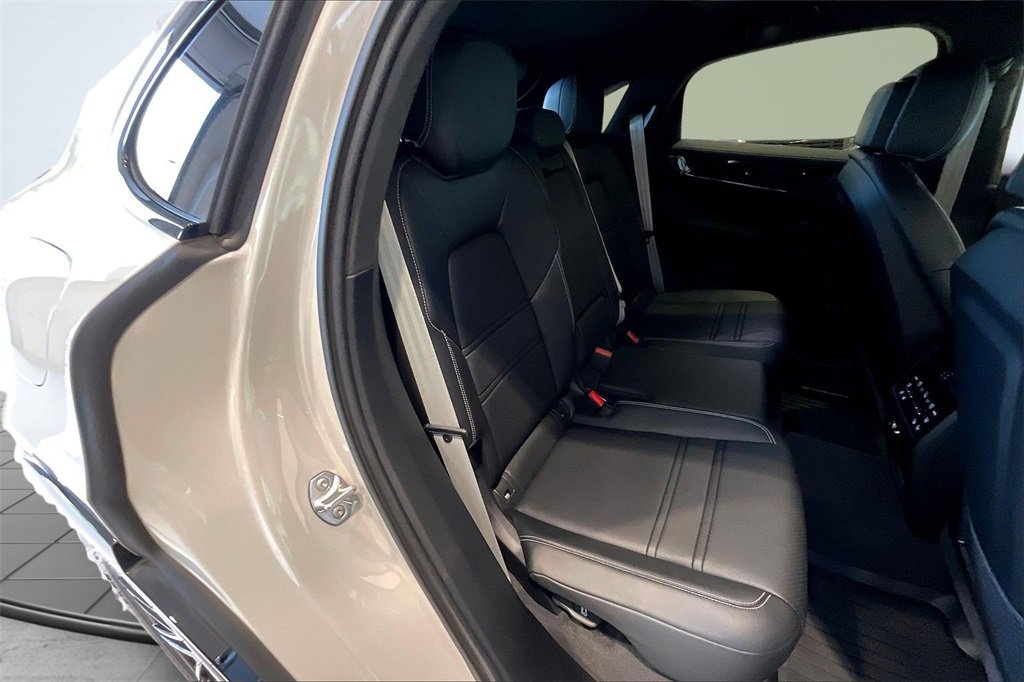 Used 2025 Porsche Cayenne GTS image 27