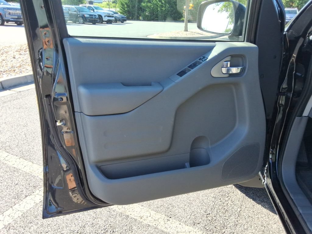 Used 2021 Nissan Frontier SV RWD image 21