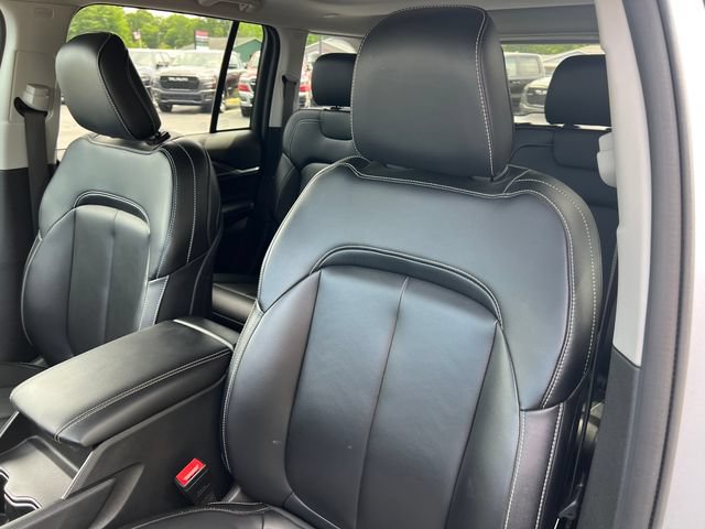 Certified 2024 Jeep Grand Cherokee Limited AWD/4WD image 14