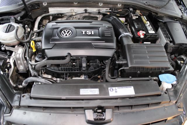 Used 2017 Volkswagen Golf S FWD image 23