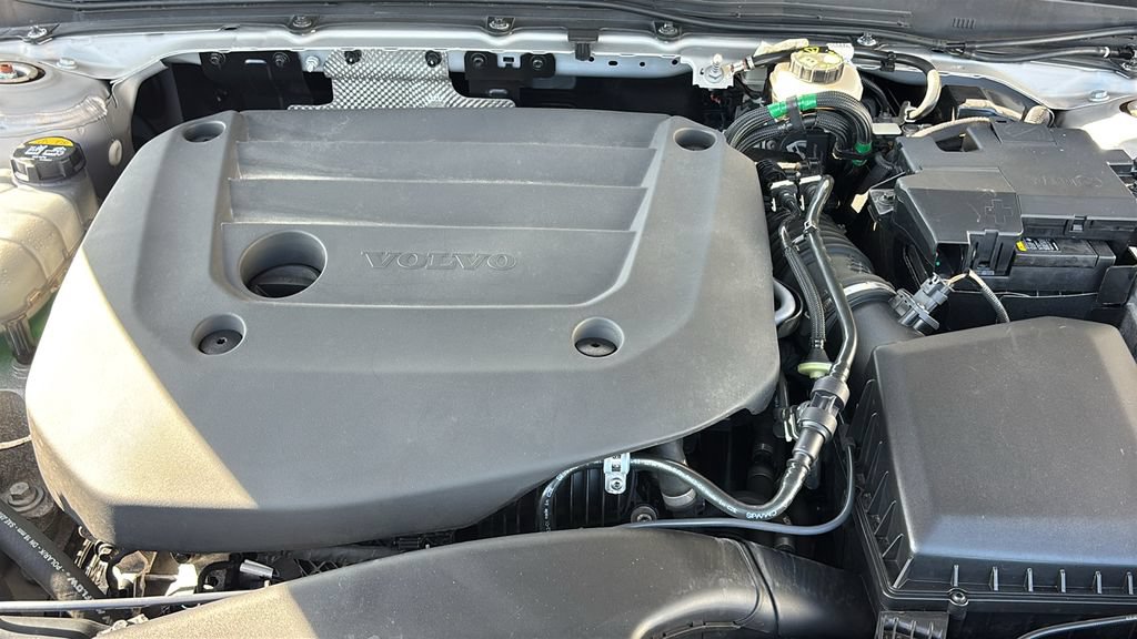 Certified 2024 Volvo XC40 B5 Core AWD/4WD image 30