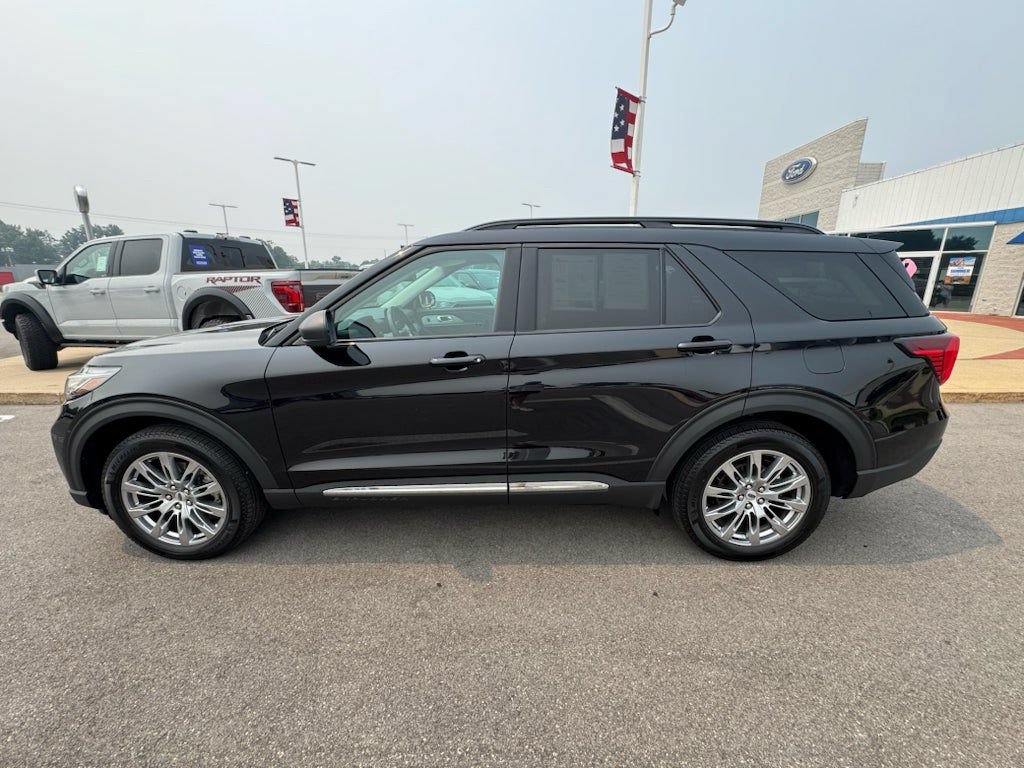 Used 2025 Ford Explorer Active w/ Active Comfort Package AWD/4WD image 5