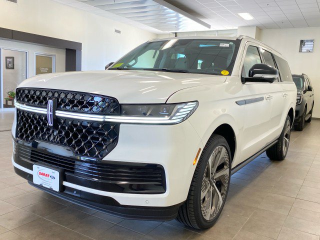 New 2026 Lincoln Navigator L Black Label AWD/4WD image 4