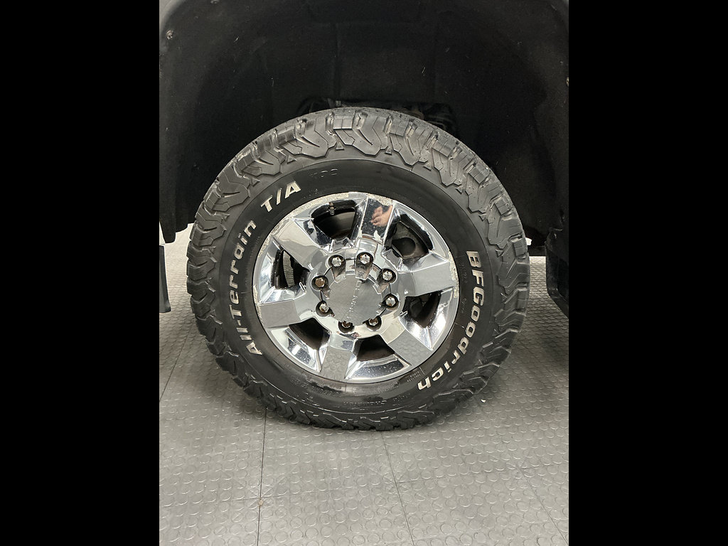 Used 2017 GMC Sierra 3500 Denali w/ Duramax Plus Package AWD/4WD image 38