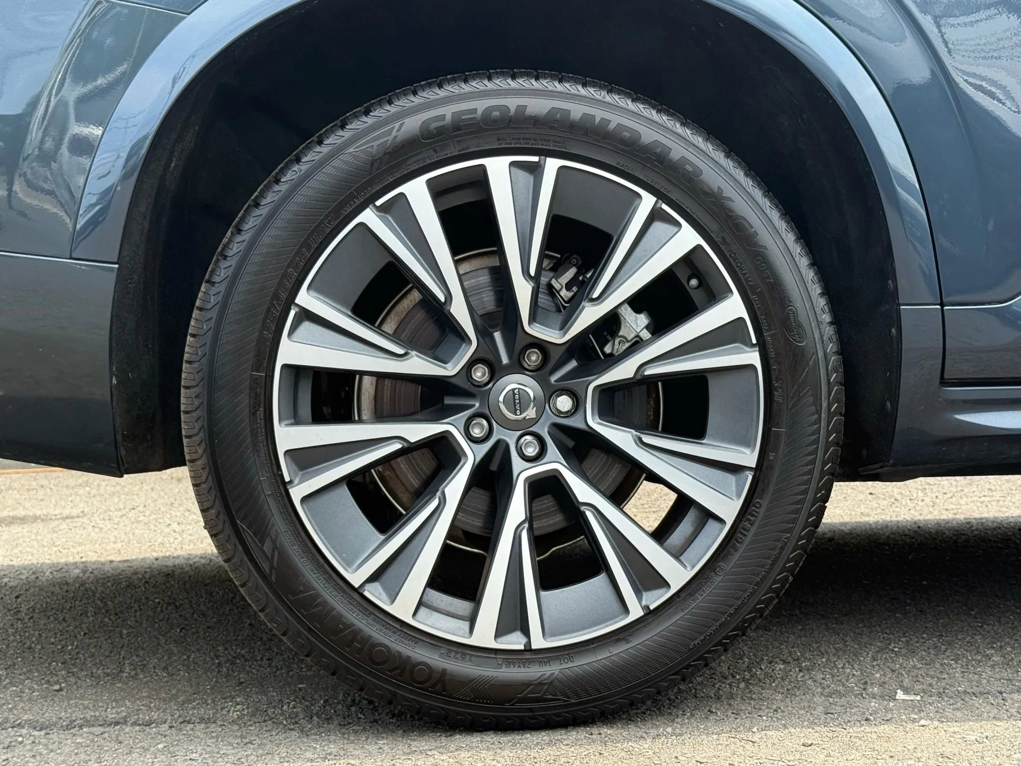 Used 2022 Volvo XC90 T5 Momentum w/ Climate Package image 29