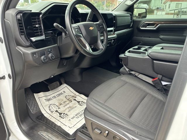 Used 2024 Chevrolet Silverado 1500 LT image 2