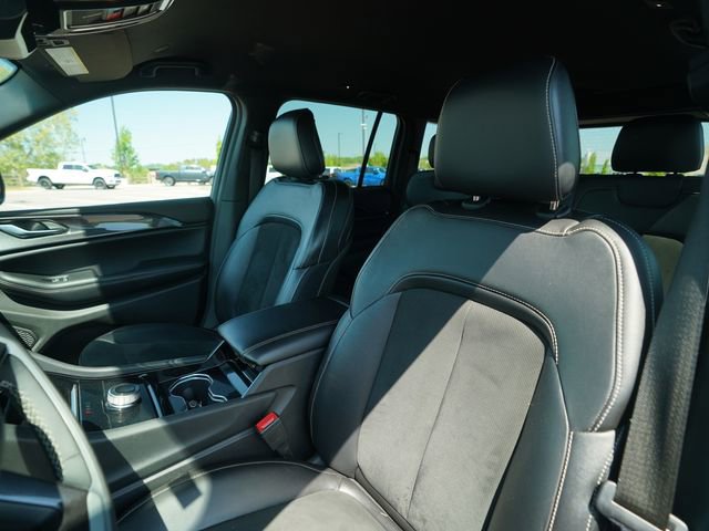 Used 2023 Jeep Grand Cherokee Altitude AWD/4WD image 35