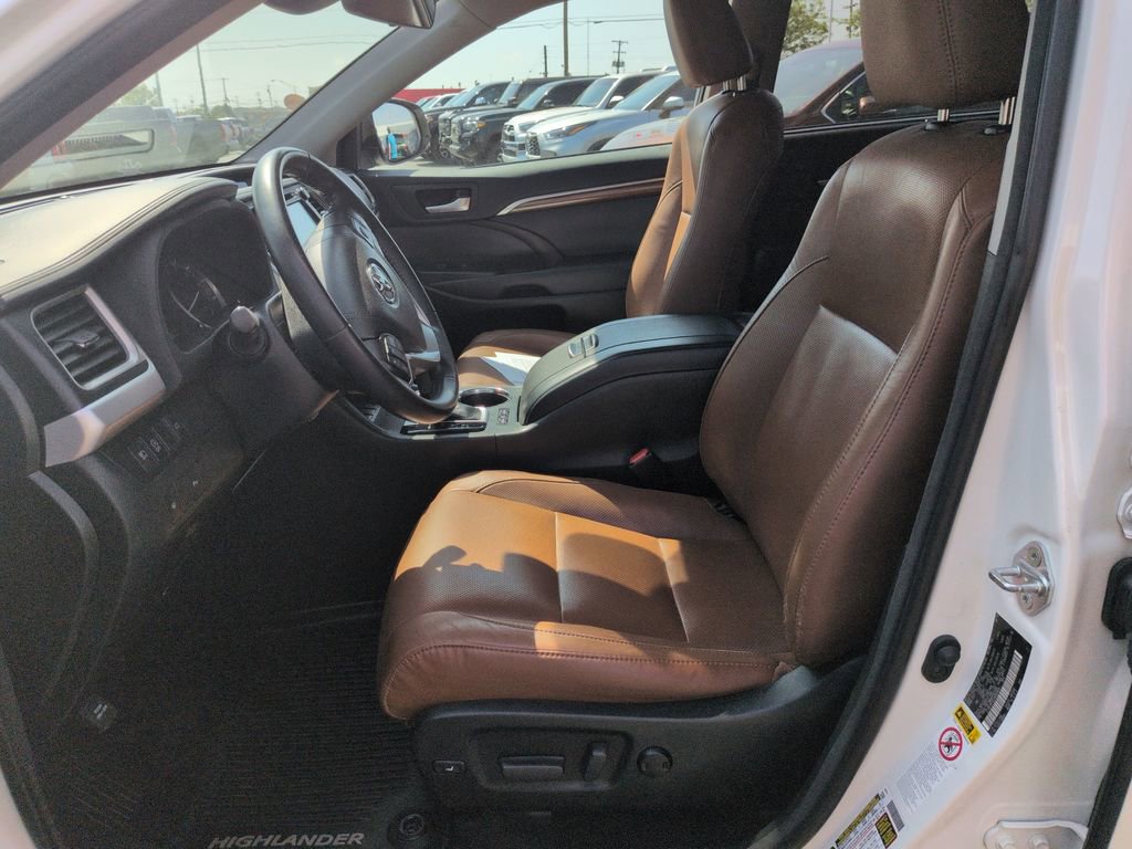 Used 2018 Toyota Highlander Limited AWD/4WD image 9